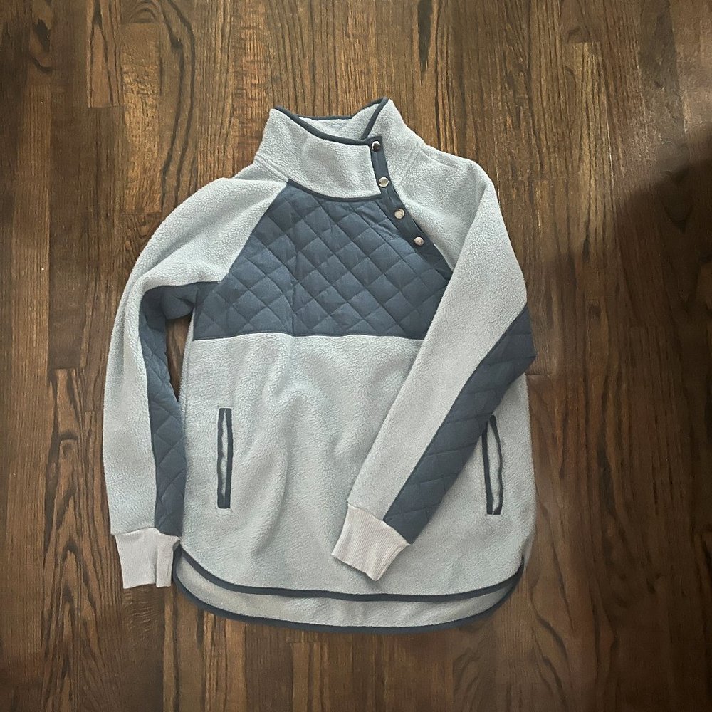 Abercrombie & Fitch Asymmetrical Snap-Up Fleece Medium